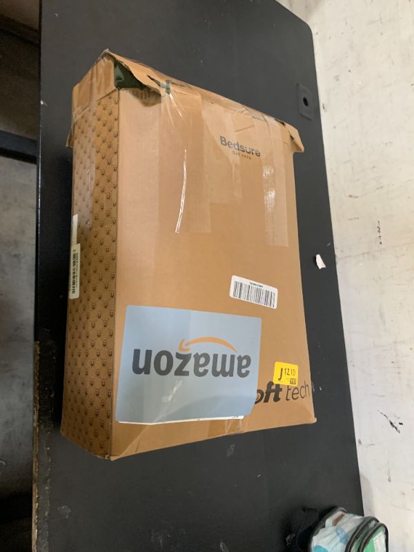 Photo 1 of Bedsure Oversized King Comforter Set, Dark Green Soft Prewashed Bedding for All Seasons, 3 Pieces GentleSoft™ Bed Set, 1 Lightweight Comforter (120"x98") and 2 Pillowcases (20"x36")