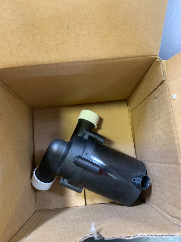 Photo 1 of VehiclePro 5Q0965561C 5Q0965561E Car Cooling System Auxiliary Water Pump,Auxiliary Water Pump for Audi A3 Q2 Q3,Seat,Skoda,VW