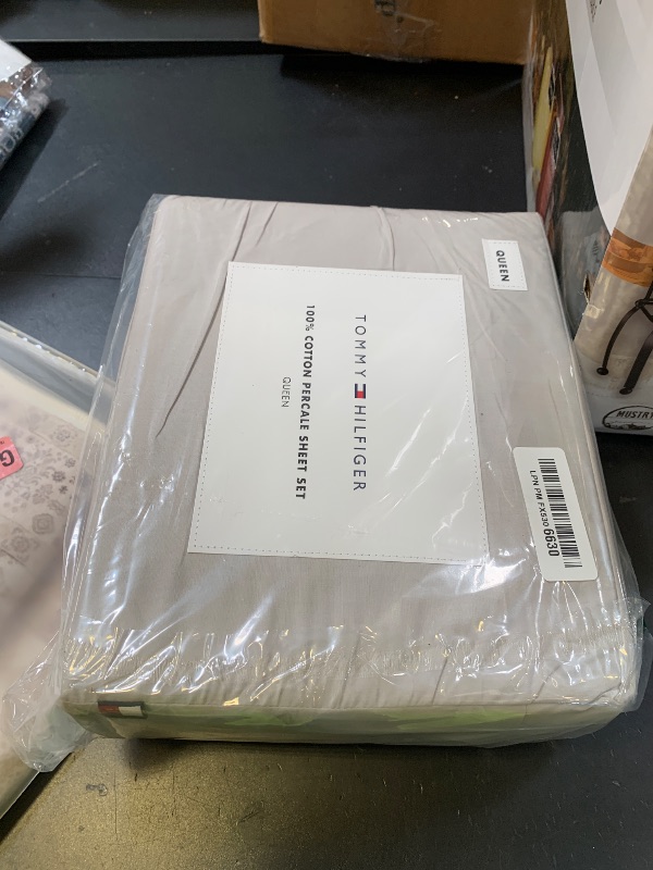 Photo 1 of Tommy Hilfiger - Queen Size Sheets Set, Crisp & Tailored Cooling Sheets with a Naturally Smooth Cotton Percale Lightweight Feel - Bed Sheets with Matching Pillowcases & Fitted Sheet (Grey)