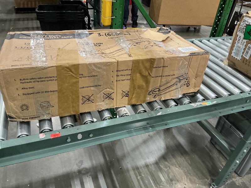 Photo 1 of ***SIMILAR ITEM*** ***DIFFERENT BRAND*** YELLOW JACKET Floor Jack 3 Ton Hydraulic Low Profile Aluminum and Steel Racing Car Jack with Fast Lifting Dual Pump for SUV,Truck, MVP,6600 lbs Capacity