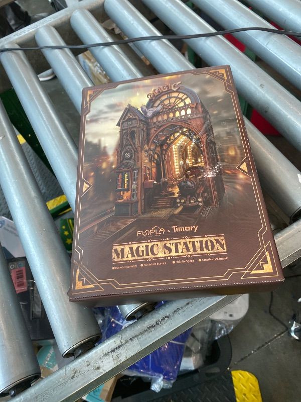 Photo 1 of **Untested**
FUNPOLA LED 3D Puzzle Magic Station Book Nook Kit - Interactive 3D Wood Puzzle LED Magical Miniature with Infinite Extension Space - DIY Bookshelf Insert Decor Gifts(Magic Station)