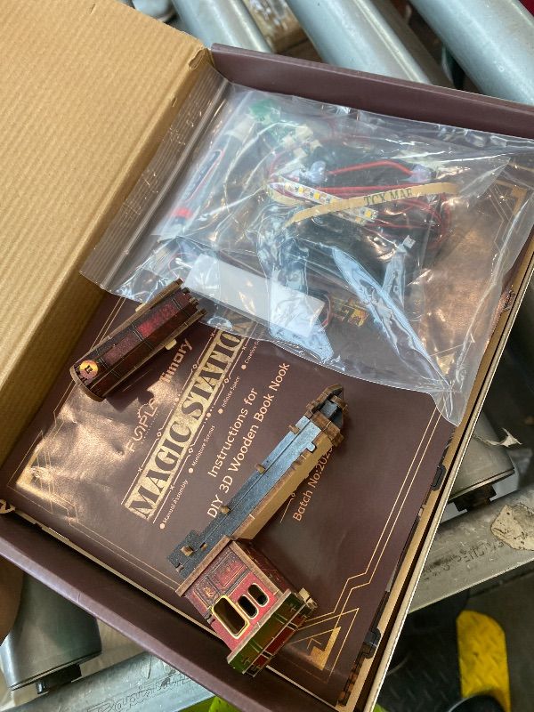 Photo 1 of **Untested**
FUNPOLA LED 3D Puzzle Magic Station Book Nook Kit - Interactive 3D Wood Puzzle LED Magical Miniature with Infinite Extension Space - DIY Bookshelf Insert Decor Gifts(Magic Station)