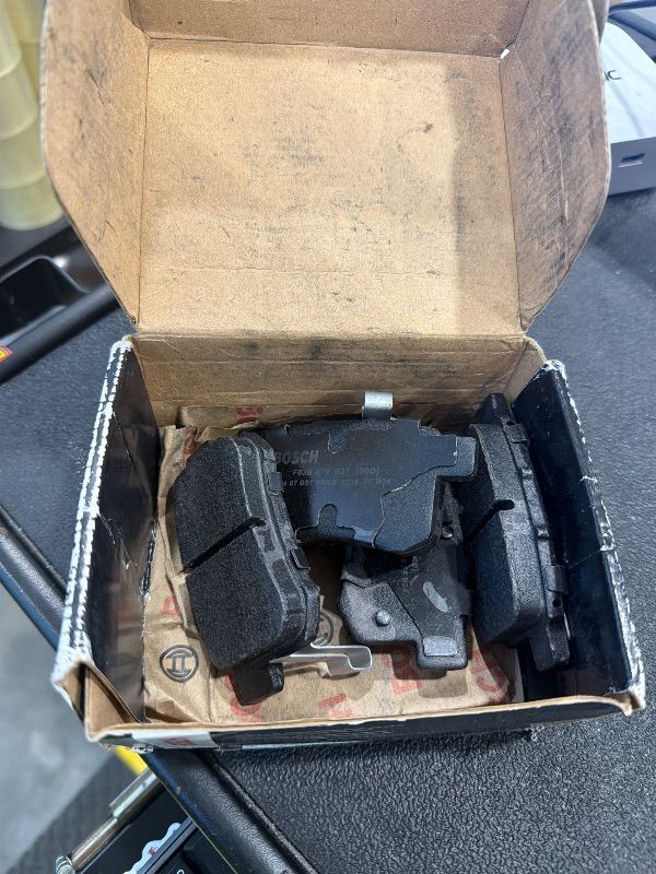 Photo 1 of **UNTESTED**
BOSCH BC537 QuietCast Premium Ceramic Disc Brake Pad Set - Compatible with Select Acura CL, CSX, ILX, RSX, TL, TSX, Vigor; Honda Accord, Civic, CR-Z, Prelude, S2000; Suzuki Kizashi, SX4; REAR