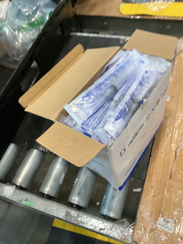 Photo 1 of 100 Pack Disposable 5ml/cc Lab Syringes with 22Ga 1.25 Inch Needle Luer Lock, Individually Sealed Packed