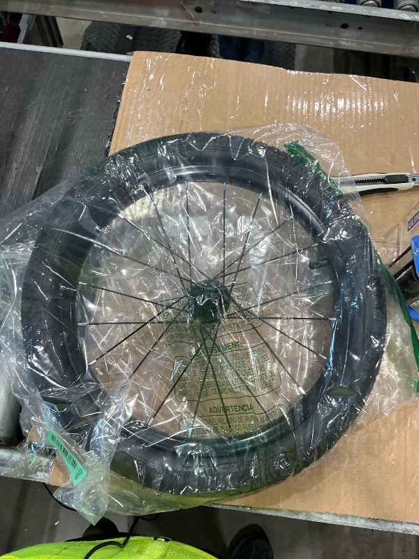 Photo 1 of 16 X 2:125 front bicycle tire