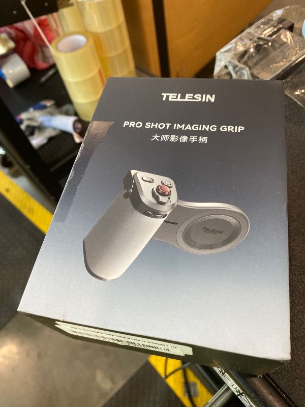 Photo 1 of *MISSING PARTS - see clerk notes*
TELESIN Pro Shot Imaging Grip + Beauty Selfie Flash Light Bundle Kit | DSLR Style Feel, Ergonomic Grip, Strong Magnetic Hold | MagSafe Creator Kit for iPhone & Android | for Selfie, YouTube, Zoom Call