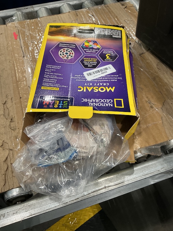 Photo 1 of **UNTESTED**
National Geographic Mosaic Arts and Crafts Kit for Kids - Mosaic Kit for Creating 3 Glass Tile Mosaic Art Projects, Includes Glass Tiles, Templates, Plaster & More, Art Supplies, Mosaic Kits for Kids