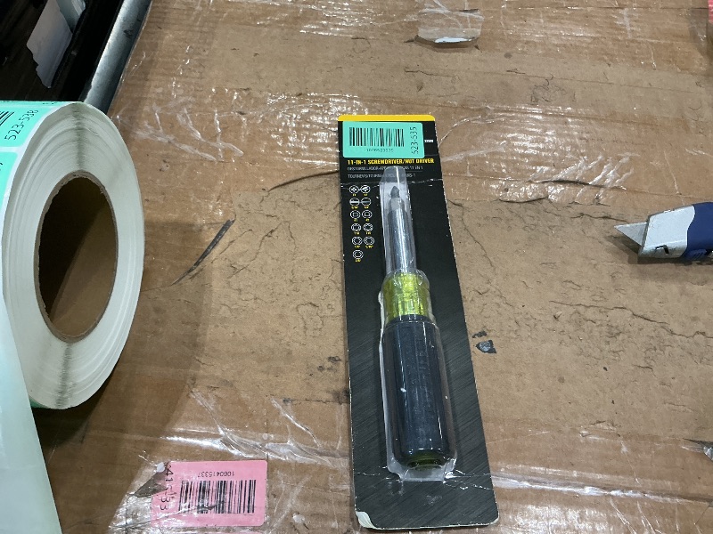 Photo 1 of **UNTESTED**
Klein Tools 32500 11-in-1 Screwdriver/Nut Driver Set, 8 Bits (Phillips, Slotted, Torx, Square), 3 Nut Driver Sizes, Cushion Grip Handle