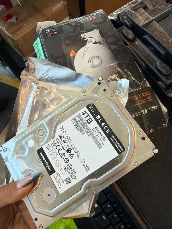 Photo 1 of **UNTESTED**
Western Digital 4TB WD Black Gaming Internal Hard Drive HDD - 7200 RPM, SATA 6 Gb/s, 256 MB Cache, 3.5" - WD4006FZBX