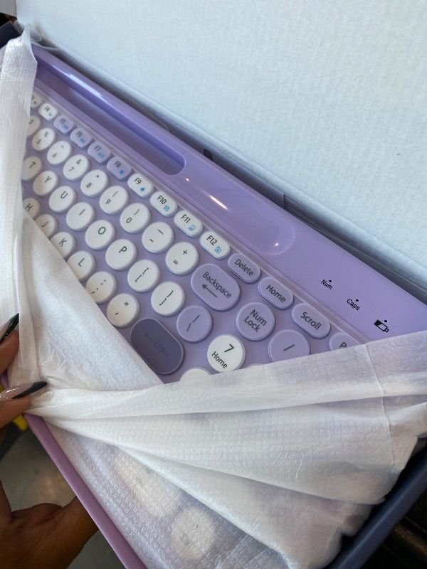 Photo 1 of **UNTESTED**
Bluetooth Keyboard and Mouse Wireless, Multi-Device Rechargeable Keyboard and Mouse Combo with Phone Holder (Bluetooth 5.0+3.0+2.4GHz) Quiet Ergonomic Compatible with Mac/Windows/iOS/Android