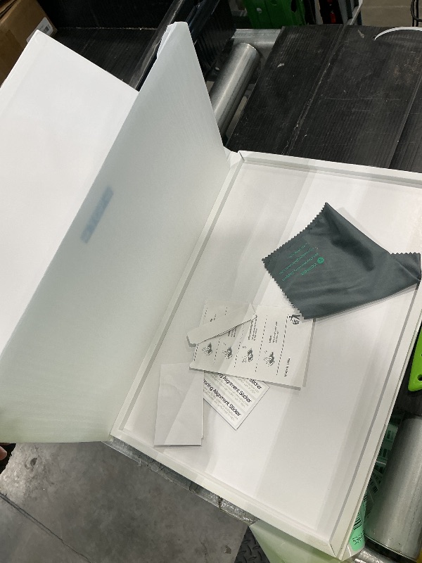 Photo 1 of **UNTESTED**
INNOSURE Anti Glare Tempered Glass Screen Protector designed for Tesla Model 3 (2017-2023), Model Y (2021-2025) Infotainment 15-Inch Touchscreen [9H] [No Fingerprint] (Matte)