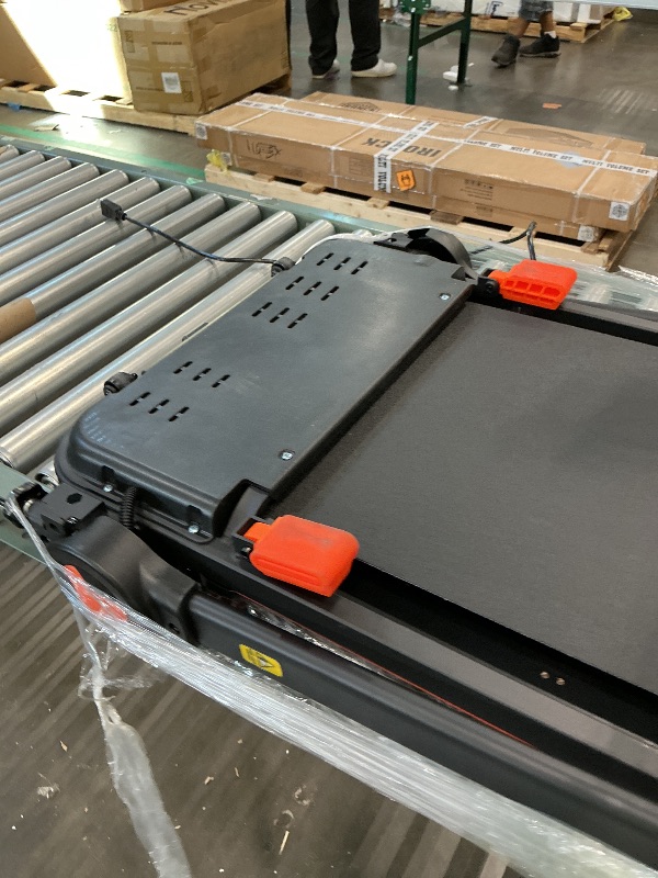Photo 1 of 15% Auto Incline Treadmills 400LBS Heavy Duty Capacity 3.25HP Folding DOAD
