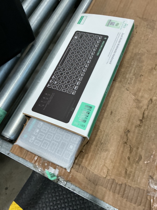 Photo 1 of (Dual Mode) Rii RT518S Wireless and Bluetooth 2-LED Color Backlit Multimedia Keyboard with Multi-Touch Big Size Trackpad,Rechargable Keyboard for Android TV Box,PC,Tablets,Smart TV, HTPC, IPTV,Windows
