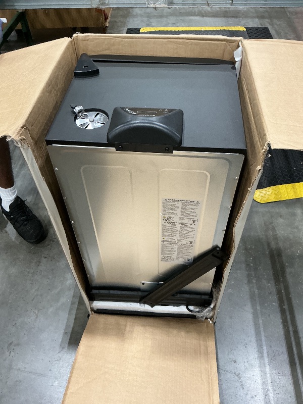 Photo 1 of **UNTESTED**
Masterbuilt® 30-inch Digital Electric Vertical BBQ Smoker with Leg Kit, Side Wood Chip Loader and 710 Cooking Square Inches in Black, Model MB20070421