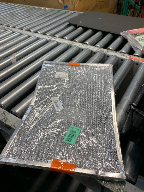 Photo 1 of ***MISSING 1 AND MAJOR DAMAGE***
Aluminum Range Hood Filter - 11 7/16" x 17-1/16" x 3/8", Pack of 2