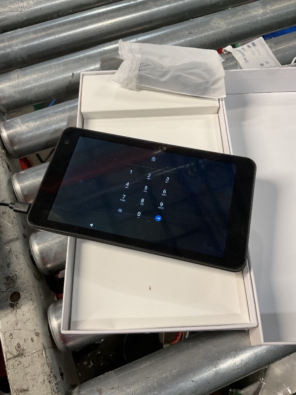 Photo 1 of ***LOCKED TABLET***FOR PARTS ONNLY**

Tablet 7 inch, Android OS Reading Tablet, 32GB Storage, Quad Core, 1024x600 HD IPS Display, 2.0 MP Rear Camera, Wi-Fi, Bluetooth, Black