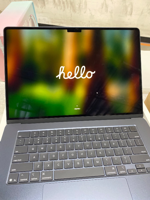 Photo 1 of Apple - MacBook Air 15-inch Laptop - Apple M4 Chip Built for Apple Intelligence - 24GB Memory - 512GB SSD - Midnight