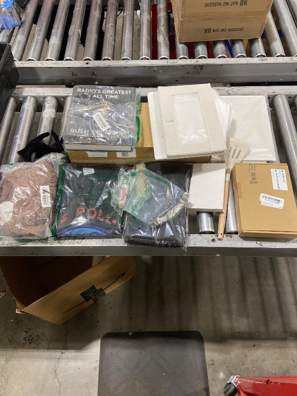 Photo 1 of Box Lot of Miscellaneous items (Final Sale)