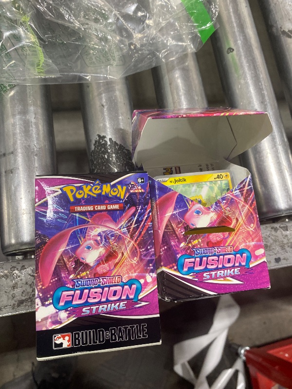 Photo 1 of Pokemon TCG: Sword & Shield Fusion Strike Build and Battle Booster Kit Box Set