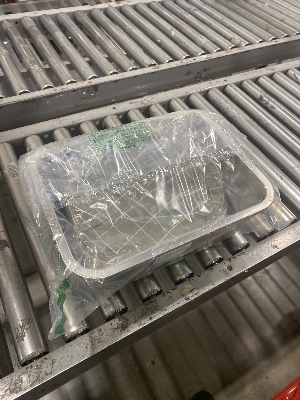 Photo 1 of Teheao Stainless Steel Sifting Cat Litter Box for Clumping Litter, Kitty Large Metal Sifter Tray Pan with Cat Litter Bag, Low Dust, Odor Control, Easy Cleaning (15.7"*11.8"*5.9")