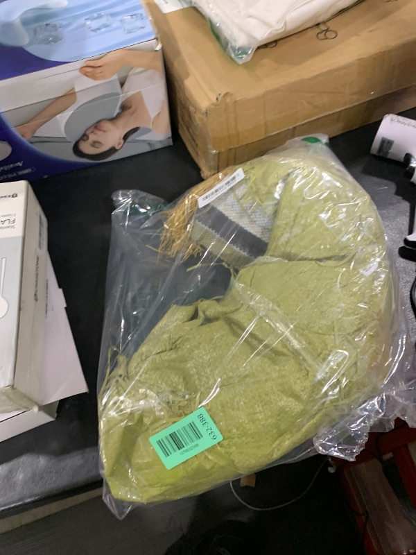 Photo 1 of Pithsdp Realistic Synthetic Thatch Grass Roofing Roll for Bar Hut,Hay Bales Material for Summer Tropical Party,Mexican Style Straw Roof Decorate Patio Fence(Size:0.5M*1M(19.7''×39‘’,Color:Yellow)