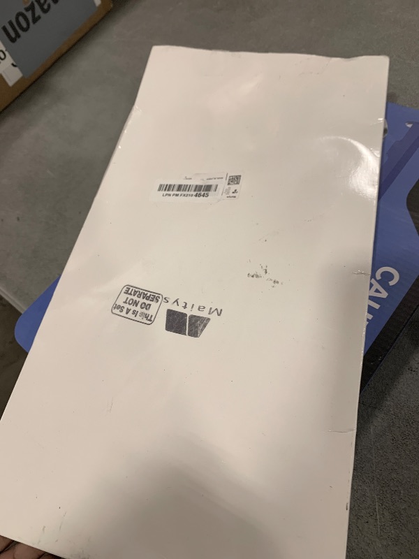 Photo 1 of Maitys 90 Pcs Large Natural Ostrich Feathers Bulk 14-16 Inch (35-40cm) 12-14 Inch (30-35cm) 10-12 Inch (25-30cm) Ostrich Feathers Plumes for Centerpieces Wedding(White)