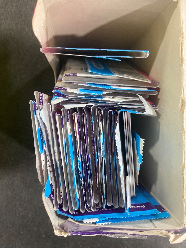 Photo 1 of Topps Premier League 2025-26 - Debut Edition - Full Box - 28 Packets per Box (280 Cards) 3 or More Special Insert Cards per Packet.