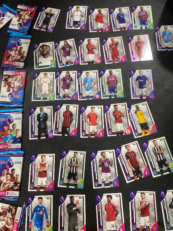 Photo 1 of Topps Premier League 2025-26 - Debut Edition - Full Box - 28 Packets per Box (280 Cards) 3 or More Special Insert Cards per Packet.