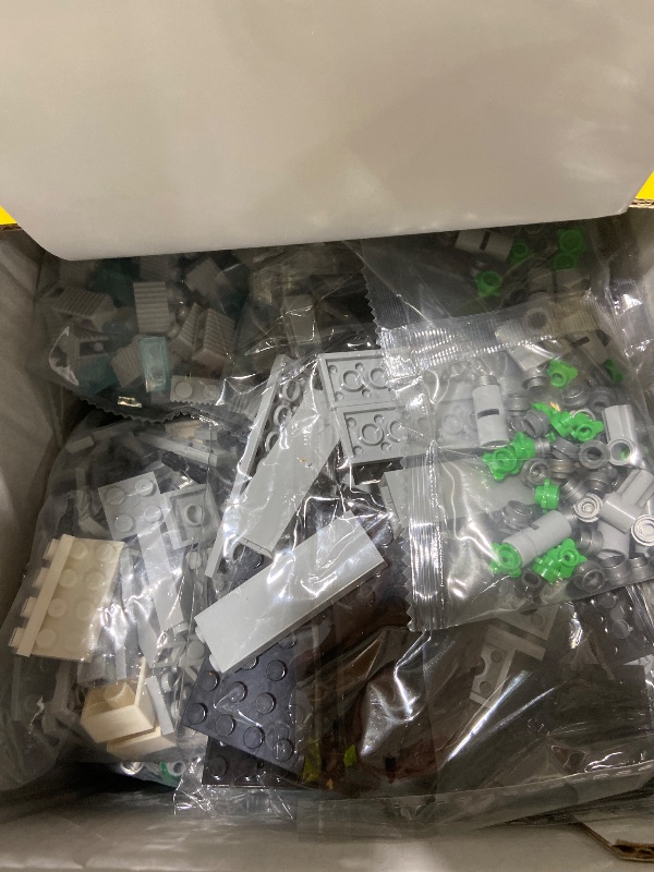 Photo 1 of **********MISSING PARTS*******
Falagil World Trade Center 1:800 Architecture Building Set, Landmark Bricks Model, Display Toy and STEM Educational Toy for Adults & Teens,(3153PCS)