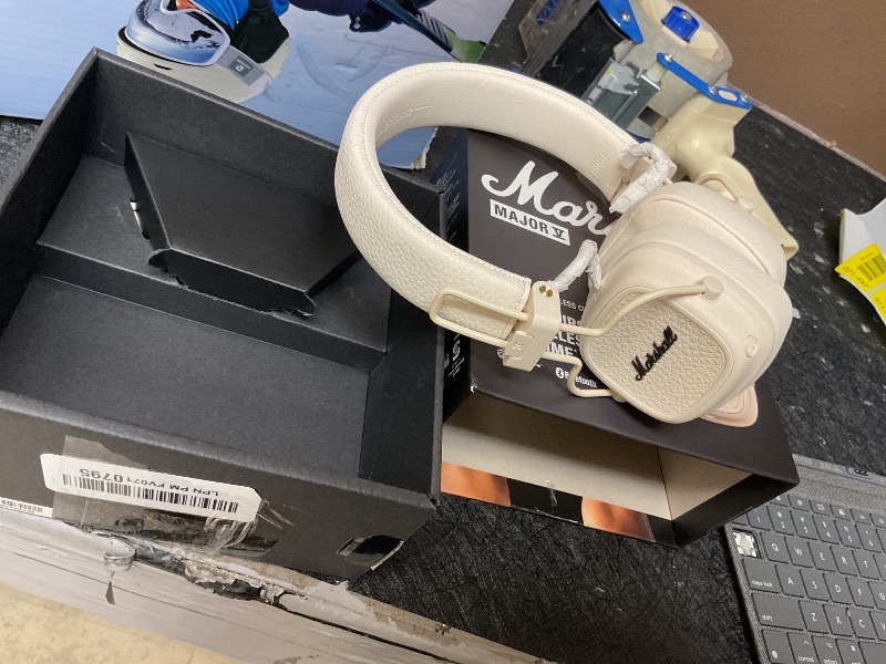 Photo 1 of Marshall Major V On-Ear Wireless Bluetooth Headphone - Cream