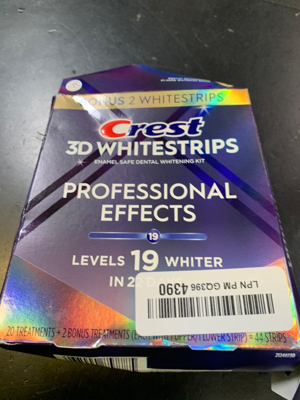 Photo 1 of Crest 3D Whitestrips Professional Effects – Teeth Whitening Kit, 22 Treatments (20 + 2 Bonus), Each with 1 Upper/1Lower, 44 Strips – Crest 3DWhite Teeth Whitening Strips