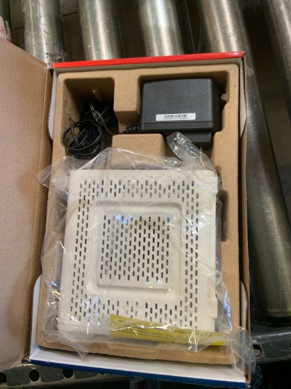 Photo 1 of ARRIS SURFboard SB8200 DOCSIS 3.1 Multi?Gig Cable Modem | 2 -1Gbps Ethernet Ports | Works with Xfinity, Cox, Spectrum | For Cable Internet Plans up to 2Gbps | Modem Only, Router Required