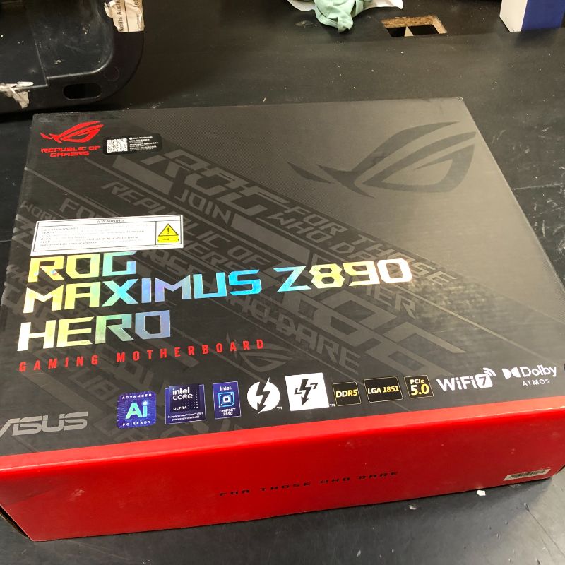 Photo 1 of ASUS ROG Maximus Z890 Hero Intel® Z890 LGA 1851 ATX Motherboard, Advanced AI PC-Ready, 22+2+1+2 Stages, DDR5, WiFi 7, 3X PCIe® 5.0 M.2, Thunderbolt™ 4, USB Type-C®, AI Overclocking/Cooling/Networking