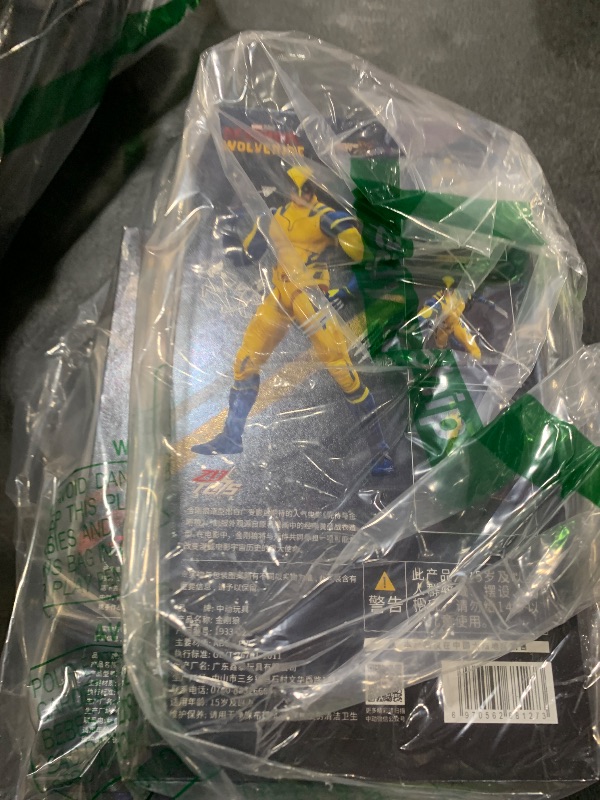Photo 1 of LonullyMege Wolverine and Dead Full Set 2-Pack Action Figure 7 inch 1/10 Scale Legends Series Collectable Toys with Lots of Accessories Gift(Wolverine & Dead)