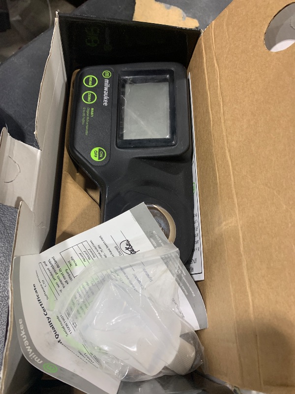 Photo 1 of Milwaukee 0 to 85% Brix Digitial Refractometer - MA871