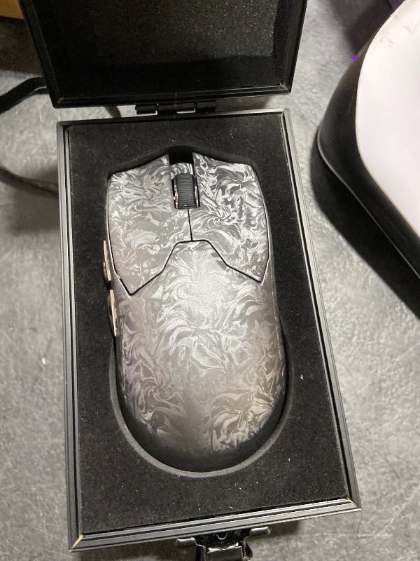Photo 1 of EWEADN Z7 Carbon Fiber Shell Wireless Gaming Mouse with 42000 DPI, PAW3950 Sensor, Kailh Optical Switch, Ergonomic 52g Lightweight, 8k Polling Dual-Mode (Wired/2.4GHz), Up to 300 Hr Battery, Silver