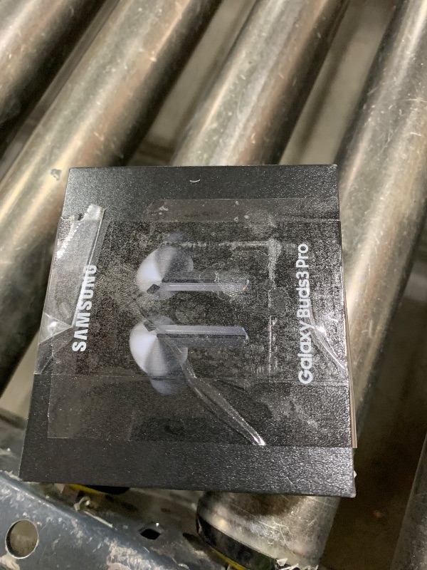 Photo 1 of LEFT SIDE NONFUNCTIONAL ---------------------------Samsung Galaxy Buds 3 Pro AI True Wireless Bluetooth Earbuds, Noise Cancelling, Sound Optimization, Redesigned Comfort Fit, Silver [US Version, Amazon Exclusive, 2Yr Warranty]