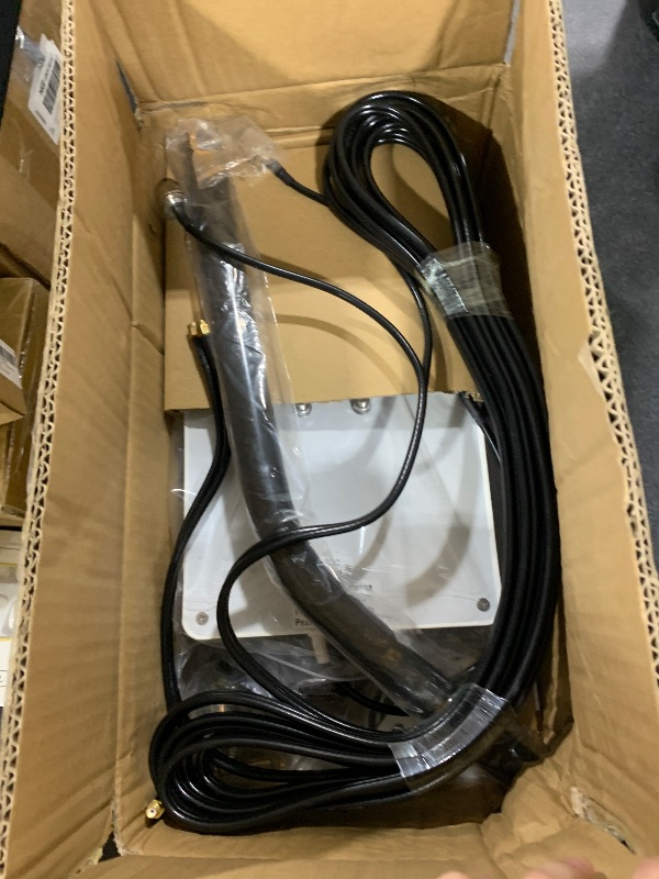 Photo 1 of 5G/ 4G/ LTE/ 2x2 MIMO Antennas Outdoor Directional Panel Antenna for Routers with Detachable Antenna, Support Verizon AT&T Sprint T-Mobile Home Internet, with TS9 SMA Cable J-Mount Pole (Full Kit)