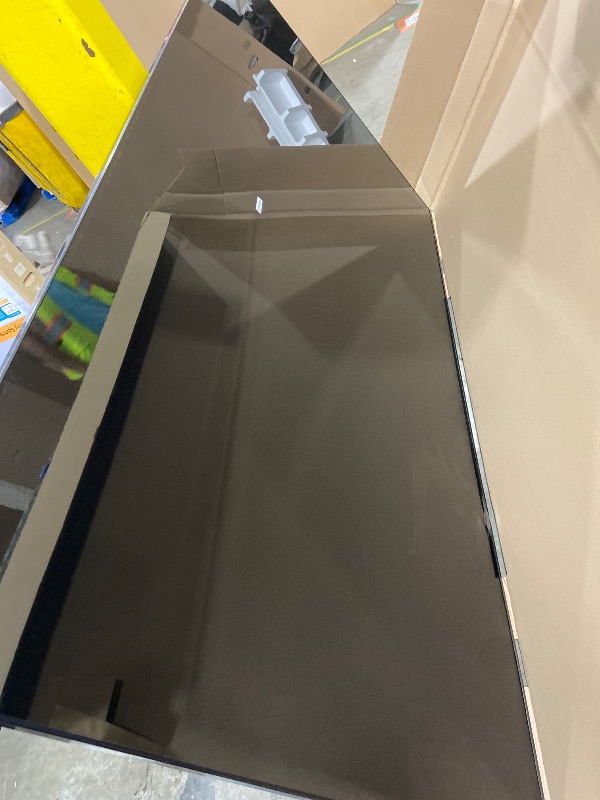 Photo 1 of Samsung 98-Inch Class QLED Q7F Series Samsung Vision AI Smart TV (2025 Model, 98Q7F) Quantum HDR, Object Tracking Sound Lite, Q4 AI Gen1 Processor, 4K upscaling, Gaming Hub w/Alexa Built-in. SALVAGE FOR PARTS ONLY