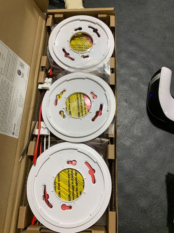 Photo 1 of Kidde And Carbon Monoxide Detector, Hardwired with 10-Year Battery Backup, LED Status Lights, Interconnected, 85 dB Alarm, 5 inches, 30CUA10, 3 Pack