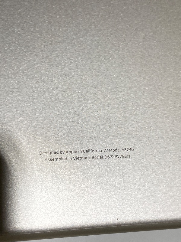 Photo 1 of Apple 2025 MacBook Air 13-inch Laptop with M4 chip: Built for Apple Intelligence, 13.6-inch Liquid Retina Display, 16GB Unified Memory, 256GB SSD Storage, 12MP Center Stage Camera, Touch ID; Starlight