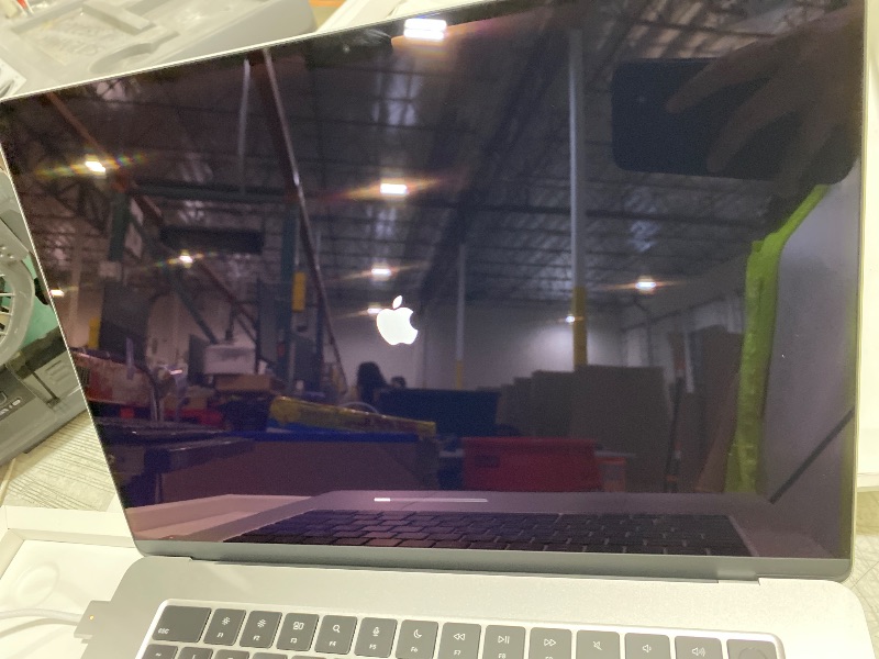Photo 1 of Apple 2025 MacBook Air 15-inch Laptop with M4 chip: Built for Apple Intelligence, 15.3-inch Liquid Retina Display, 24GB Unified Memory, 512GB SSD Storage, 12MP Center Stage Camera, Touch ID; Silver