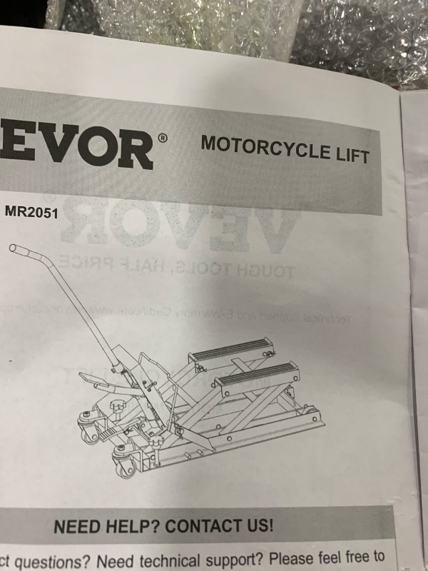 Photo 1 of VEVOR MOTERCYLCE LIFT 