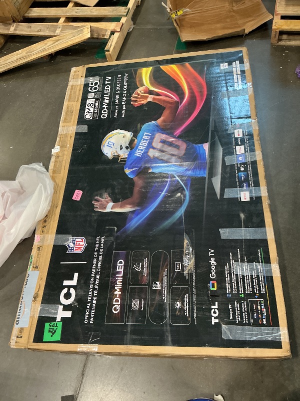Photo 1 of [Top Right Cracked] TCL 65" QM8K Series QLED 4K HDR Mini LED TV