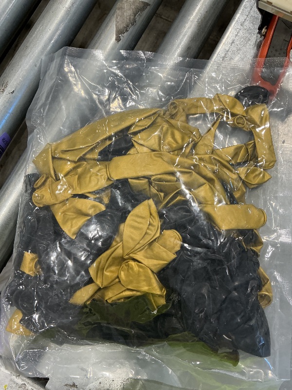 Photo 1 of 110pcs Black and Gold Balloons, 18/12/10/5 Inch Metallic Gold and Black Balloons for Graduation 2026, Wedding, Birthday, NYE, Christmas Party Decorations