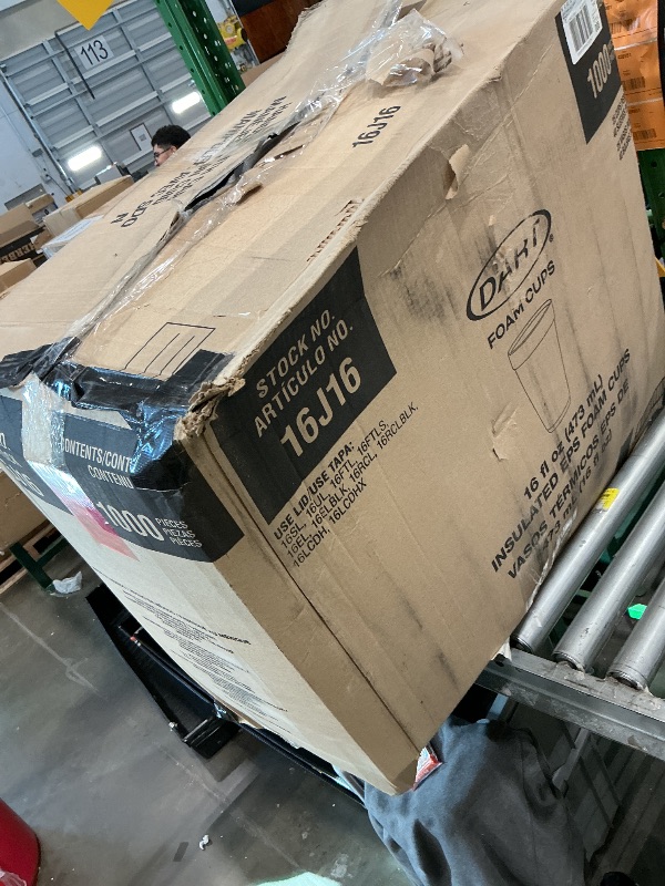 Photo 1 of 1000 foam cups 25 cups per sleeve 40 sleeves per case