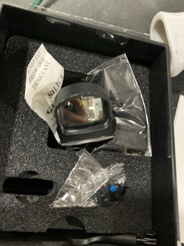 Photo 1 of HOLOSUN SCS MOS Green Multi-Reticle 2 MOA Dot & 32 MOA Circle Parallax-Free Reflex Pistol Sight Compatible with Glock MOS Full-Size Handguns - Solar Charging Sight (NOT for Glock 43X MOS or 48 MOS)