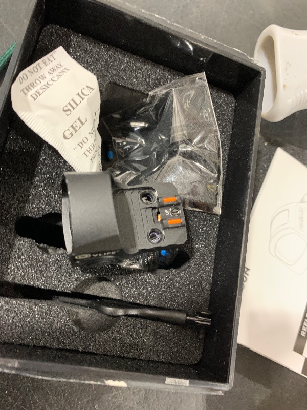 Photo 1 of HOLOSUN SCS MOS Green Multi-Reticle 2 MOA Dot & 32 MOA Circle Parallax-Free Reflex Pistol Sight Compatible with Glock MOS Full-Size Handguns - Solar Charging Sight (NOT for Glock 43X MOS or 48 MOS)