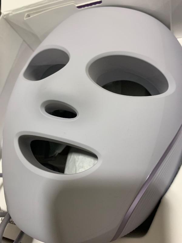 Photo 1 of Shark CryoGlow LED Face Mask with Under-Eye Cooling, Anti-Ageing & Blemish Repair, Red & Blue LED, Infrared Light Therapy, USB-C, Remote Control, Storage Bag, Lilac Chill, FW312PL