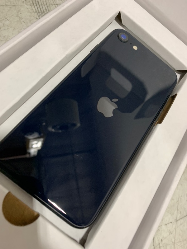 View 6 of Apple iPhone SE 3rd Gen, 128GB, Midnight - Unlocked (Renewed Premium)